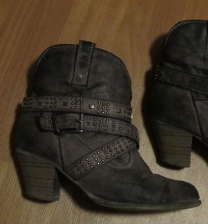 Оригинальные сапоги для девочки на 5-7 лет