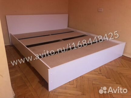 Кровать