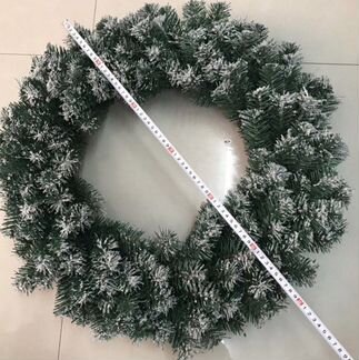 Новогодний венок из искусственной ели