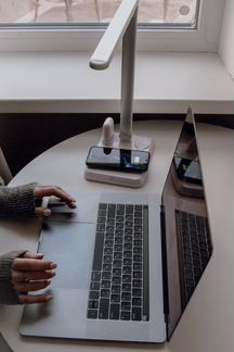 Беспроводная зарядка 5в1 лампа