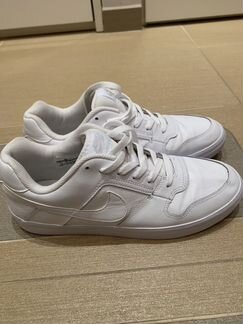 Кроссовки Nike