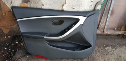Hyundai I 30 обшивка двери водителя левая