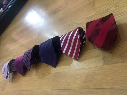 Галстук Kiton