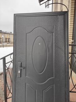 Дверь строительная металлическая с замком