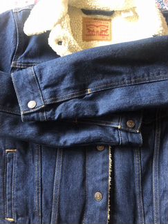 Джинсовая куртка levis