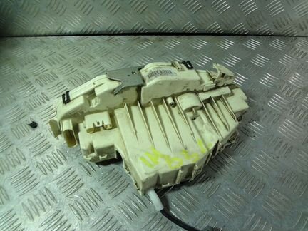 Замок двери задней левой Мерседес 221