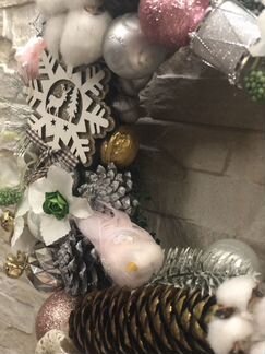 Рождественский венок с гирляндой