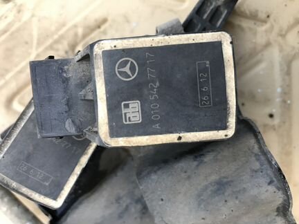 Датчик наклона кузова Мерседес А0105427717