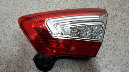 Ford Mondeo 4 задний правый фонарь в крышку багажн