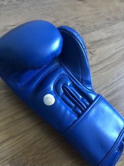 Боксерские перчатки