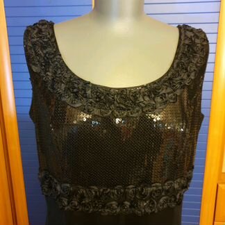 Вечернее платье в пол с пелериной