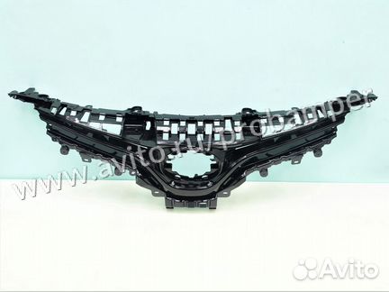 Решетка радиатора Toyota Camry V70 (18-г)