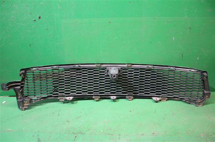 Решетка бампера передняя Mitsubishi Outlander XL 2