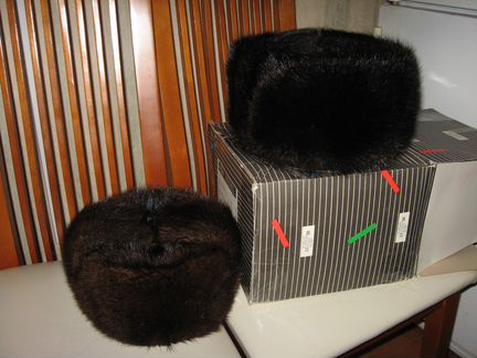 Шапка норковая р.55, песцовая р.57, ондатра р.60