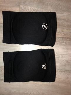 Наколенник asics gel