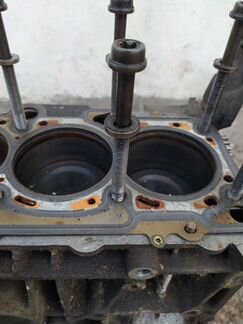 Блок цилиндров AHL ANA VW Ауди 1,6л 8кл