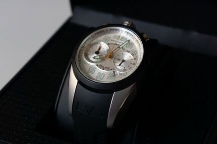 Швейцарские часы Bomberg 1968 хронограф
