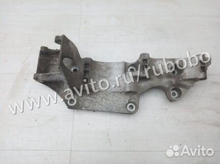 Кронштейн генератора Audi A3 8L AVU 2002