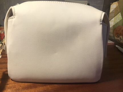 Женская сумка белая Charles and keith