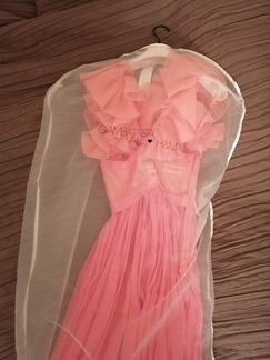 Коралловое платье Giambattista Valli x HM