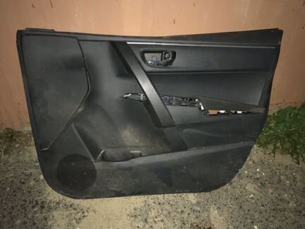 Toyota Corolla E 180 обшивка двери