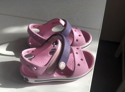 Босоножки crocs