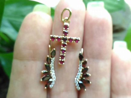 Каффы и крестик с гранатом 585