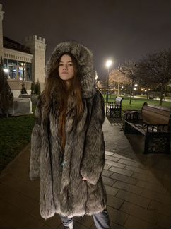 Шуба из чернобурки с капюшоном