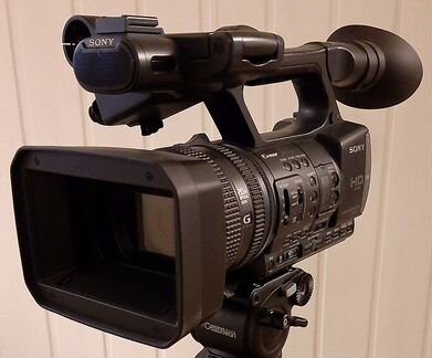 Видеокамера sony HDR-AX2000E + штатив