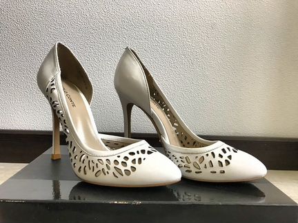 Продам женские кожаные белые туфли