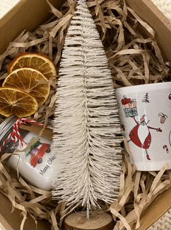 Подарочный бокс новогодний