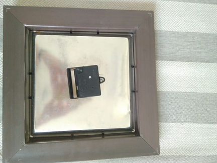 Часы настенные кварцевые