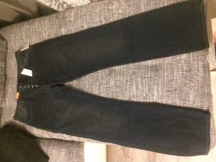 Джинсы Levis