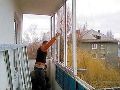 Деревянные окна. Поставить рамы на балкон. Каркас для балкона из профиля для остекления. Поставить рамы на балкон. Застекление балкона деревянными рамами.