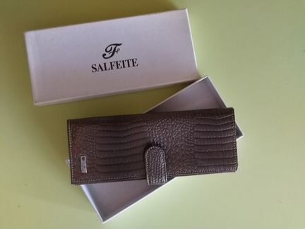 Новая лаковая подарочная визитница Salffite