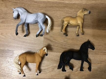 Коллекционные фигурки лошадей CollectA, Schleich
