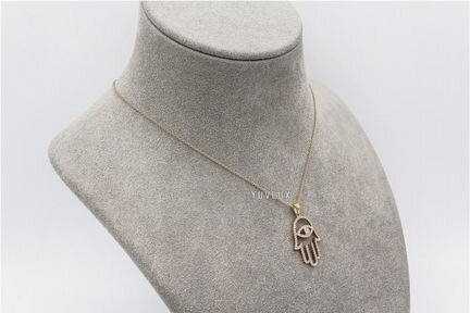 Золотая подвеска хамса с бриллиантами 0.39 ct