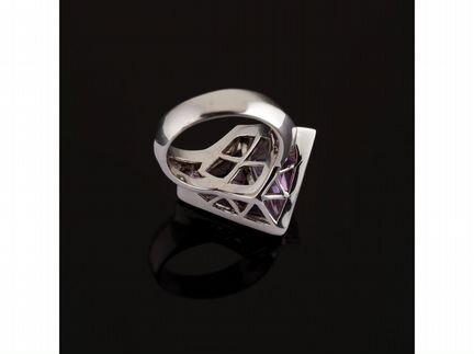 Кольцо из серебра с аметистом
