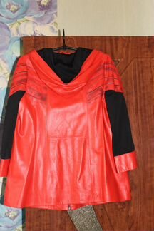 Новый плащ с капюшоном