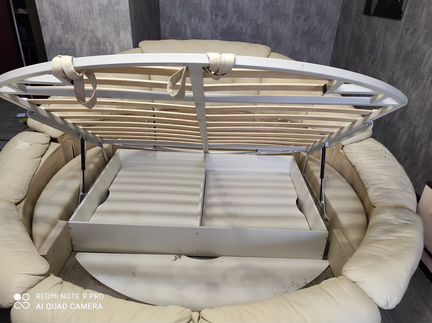 Круглая кровать