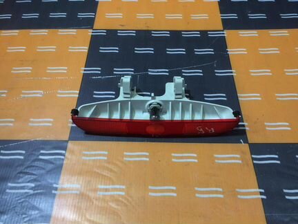 Стоп сигнал на заднем стекле Мазда 3 бк