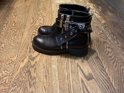 Сапоги mcqueen