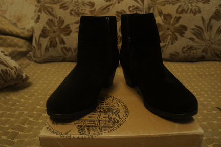 Новые замшевые сапожки