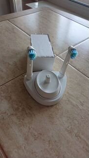 Зарядка с держателем щёток Oral-B