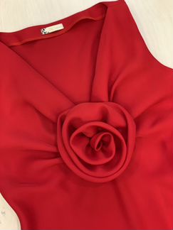 Красивое вечернее платье. Цвет - классический крас