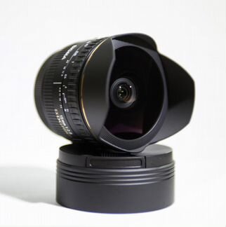 Sigma AF 15mm f/2.8 EX DG diagonal fisheye Canon E