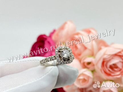 Помолвочное кольцо с бриллиантами Tiffany