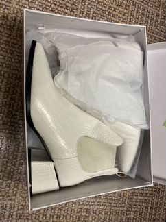 Полусапожки белые