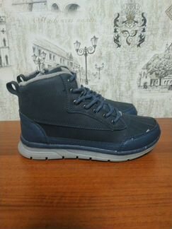 Ботинки для мальчика новые