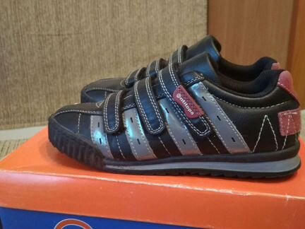 Кроссовки детские